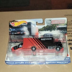 Hot Wheels Nissan Skyline GT-R (BNR32) & Sakura Sprinter - Red